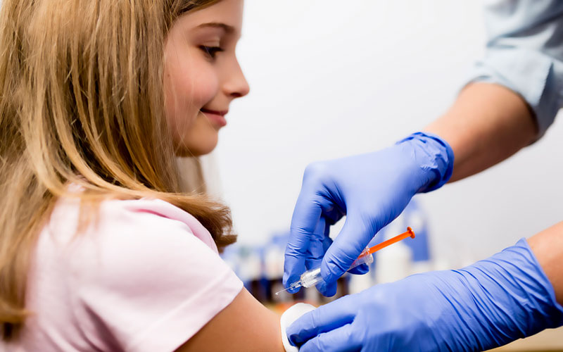 В Беларуси начали бесплатную вакцинацию от вируса, вызывающего рак шейки матки